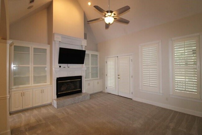 Foto del edificio - 183 W Commons Dr