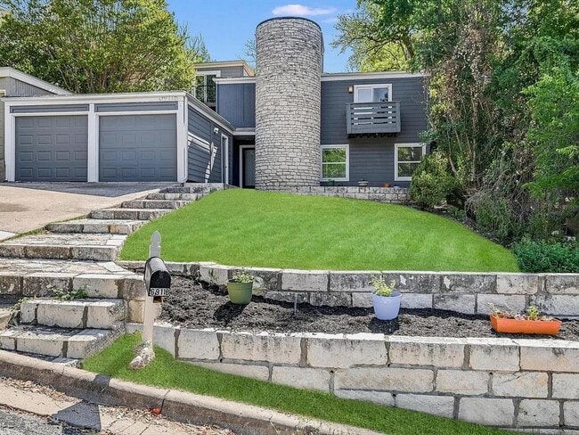 Building Photo - 6911 Thorncliffe Dr