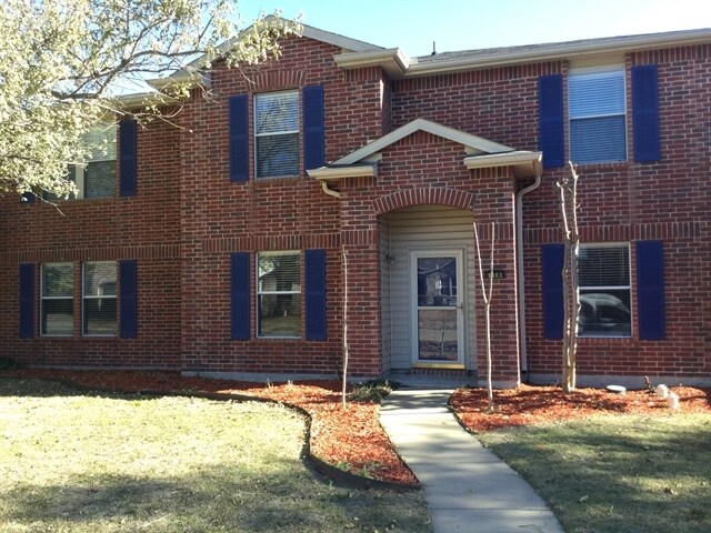 Primary Photo - 1483 Hickory Creek Lane