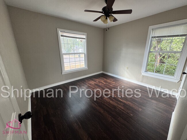Building Photo - 3125 Reuter Ave