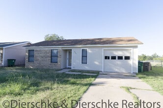 Building Photo - 830 Van Zandt St