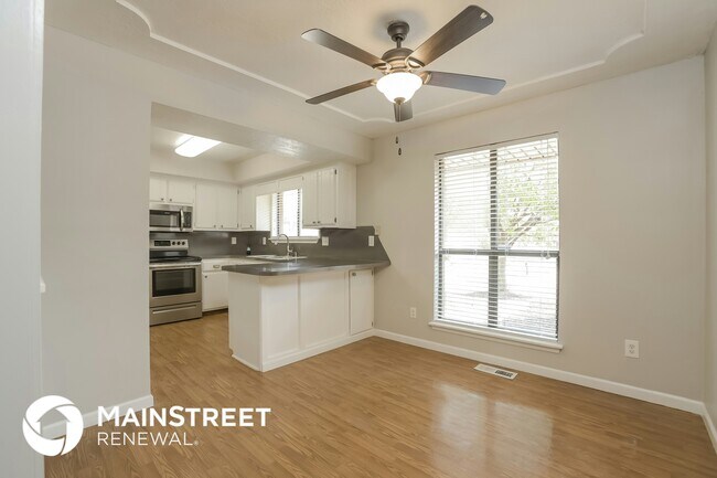 Foto del edificio - 9840 Willow Wind Dr