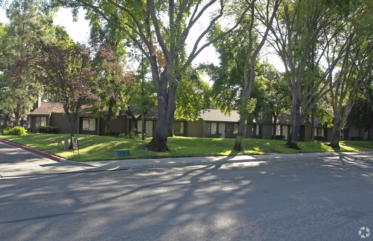 Building Photo - NSC Properties Apartments