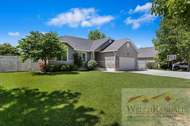 Building Photo - Large Single-Family Home in Syracuse