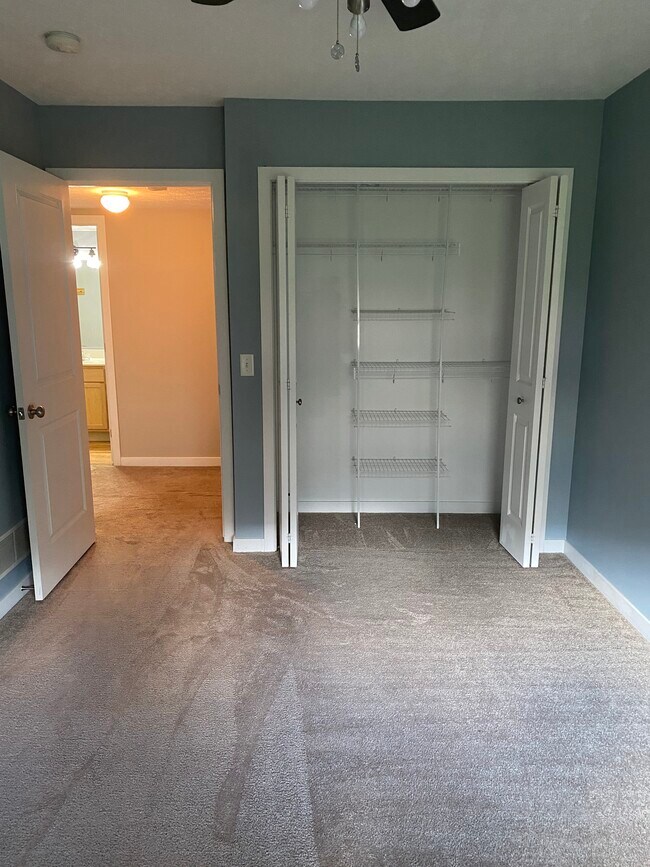 Building Photo - 1232 Yuma Ridge Dr SW