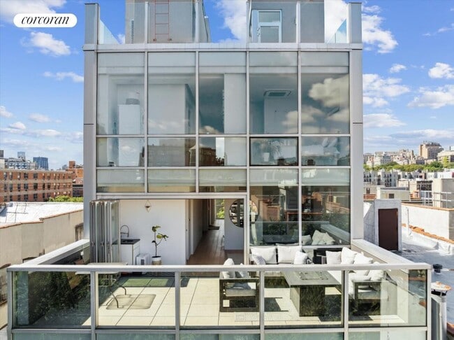 Foto del edificio - 313 W 121st St