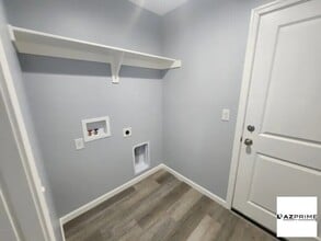 Building Photo - 103 E Jackson Ave