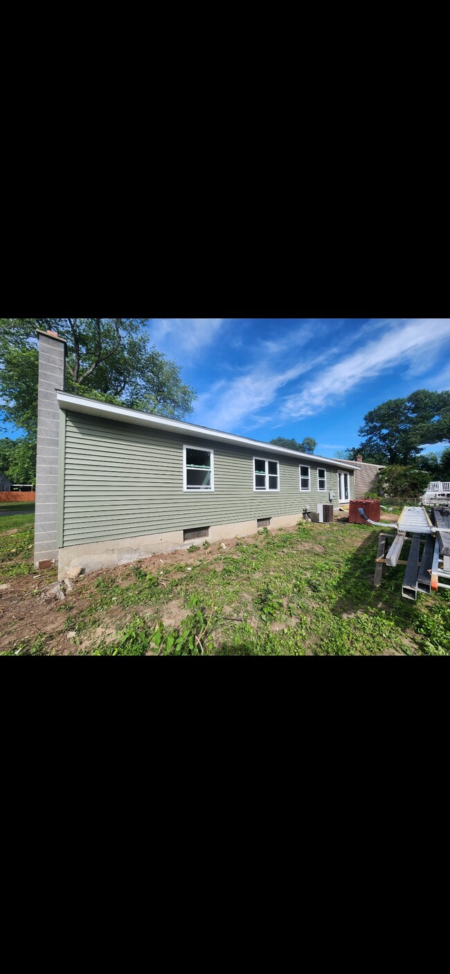 Building Photo - 15 Helm St