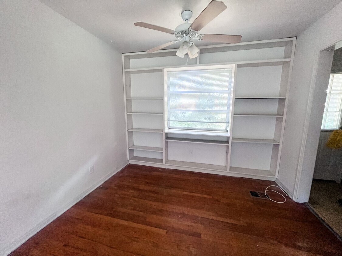 Building Photo - Why rent an apartment, when you can live i...