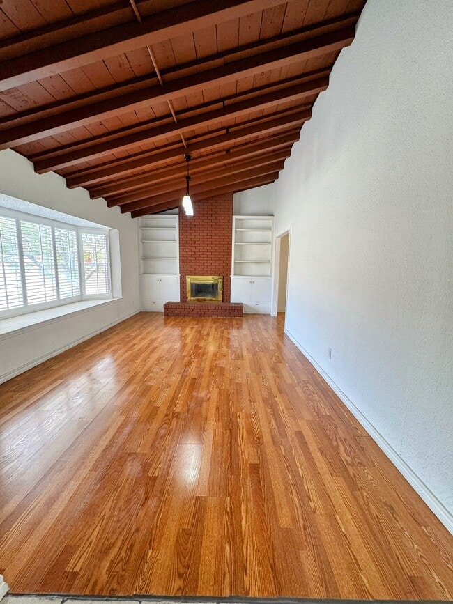 Building Photo - 139 Clairemont Rd