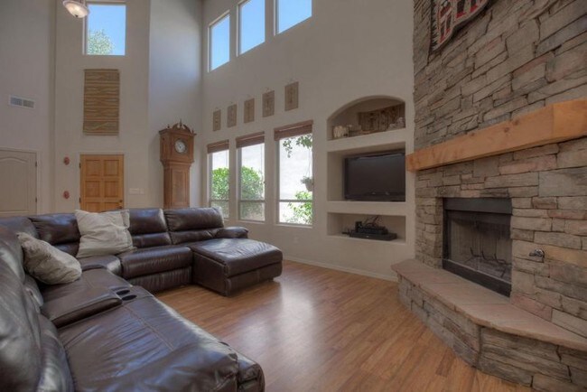 Building Photo - Beautiful Desert Ridge 3 Bedroom Available!!!