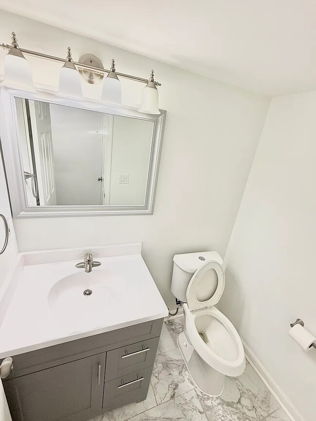 Foto del edificio - 8841 Sunrise Dr