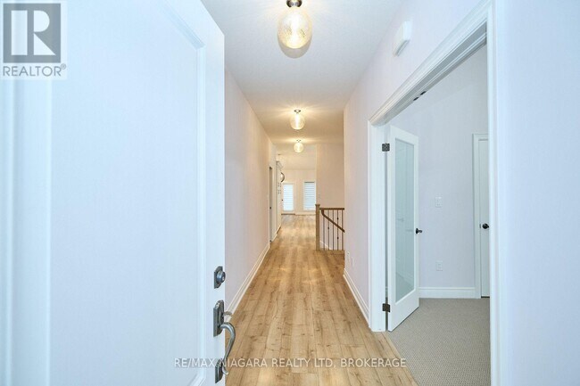 Photo du bâtiment - 3554 Whispering Woods Trail