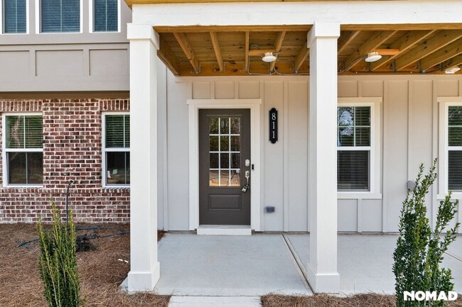 Foto del edificio - 811 Atkins Ln