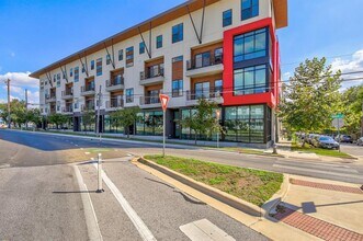 Building Photo - 2213 Poquito St