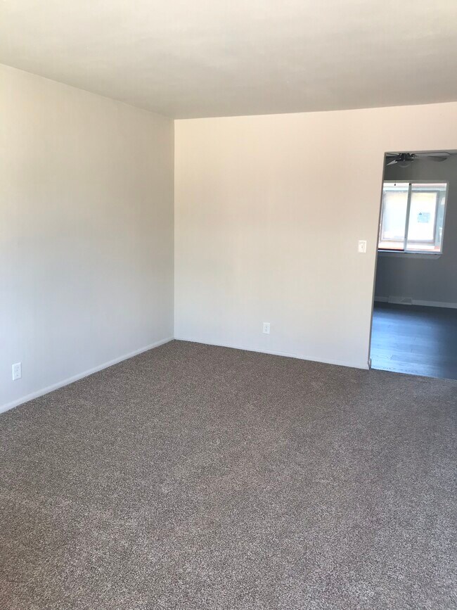 Living Room - 3230 Kilarney Dr