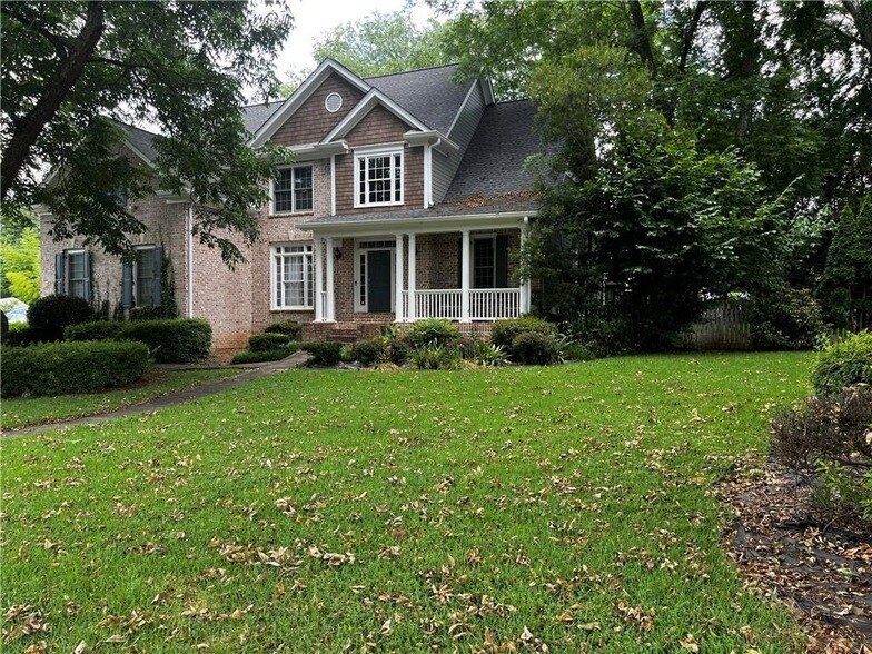 Primary Photo - 1736 Brockett Rd