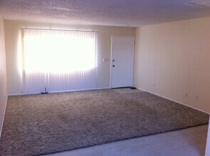 Building Photo - 12715 Navajo Pl