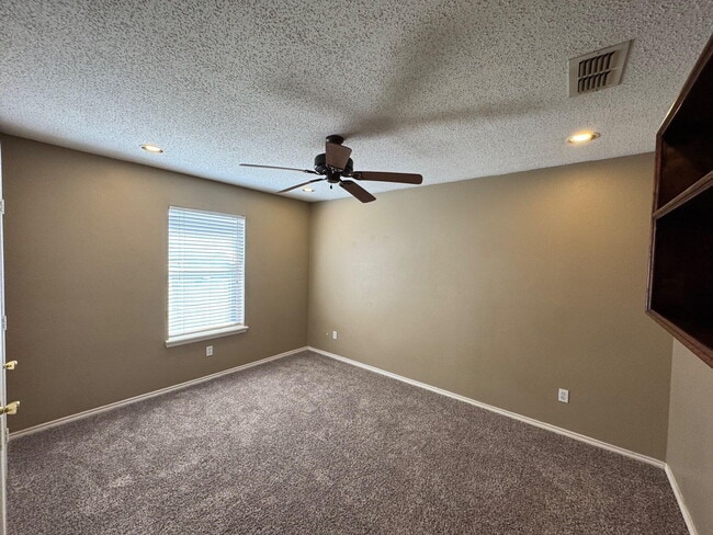 Foto del edificio - 6415 13th St