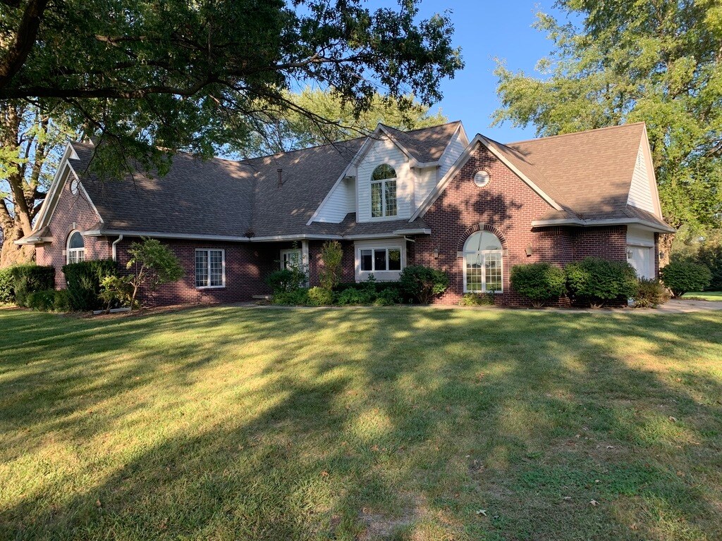 6955 NW 100th St, Johnston, IA 50131 House Rental in Johnston, IA