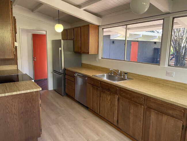Foto del edificio - Charming 3 bedroom 2 bath home on a quiet ...