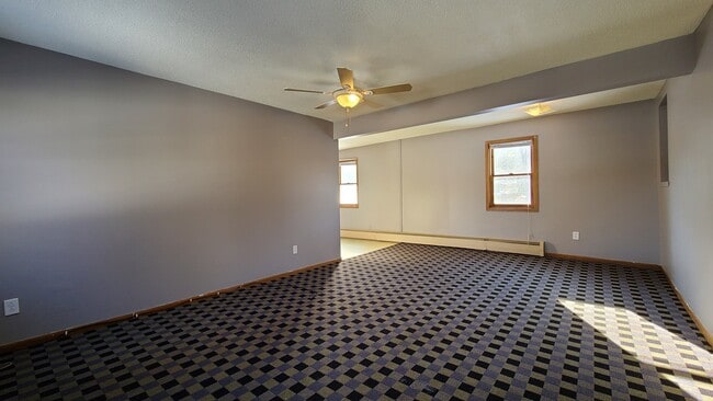 Building Photo - 902 N Hamilton St