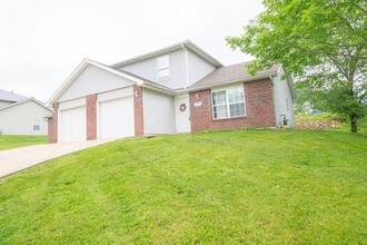 Building Photo - 1330 Godas Cir