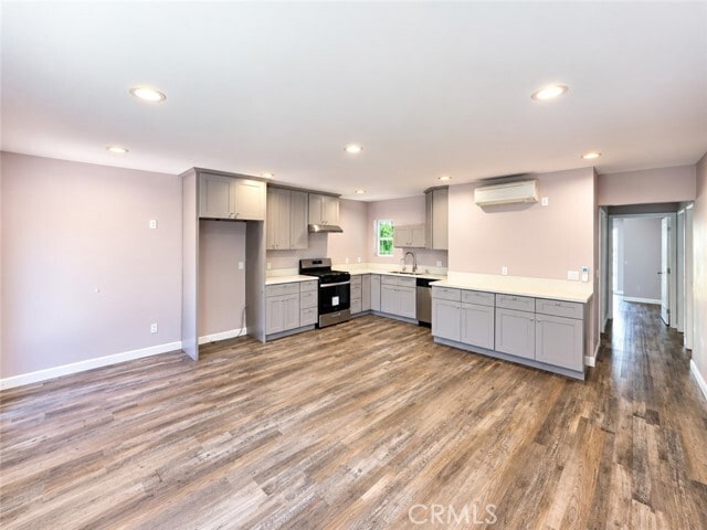 Foto del edificio - 7645 Amestoy Ave