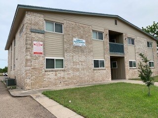 Exterior - 728 W C Ave