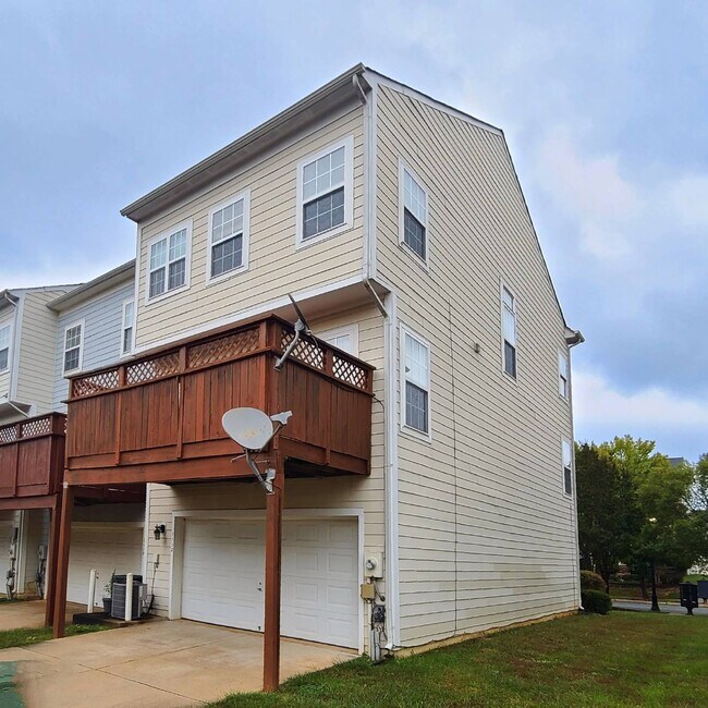 Foto del edificio - 4 BR Townhouse in Idlewild