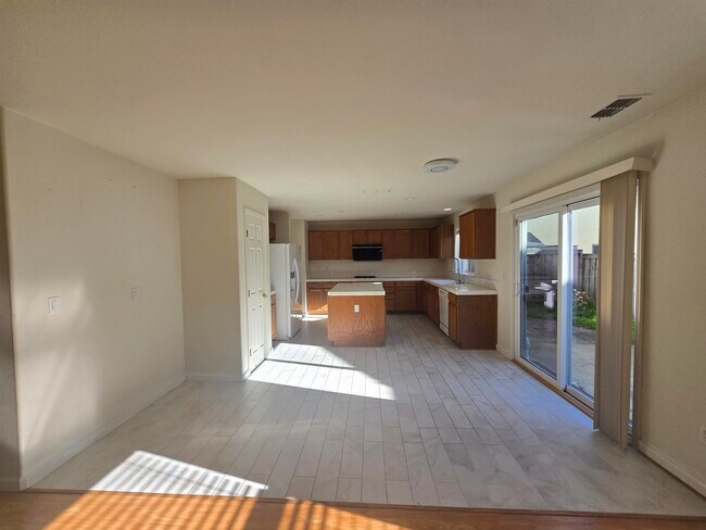 Foto del edificio - 126 Lucy Ln