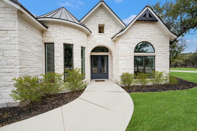 Foto del edificio - 846 Maximino Ridge Rd.