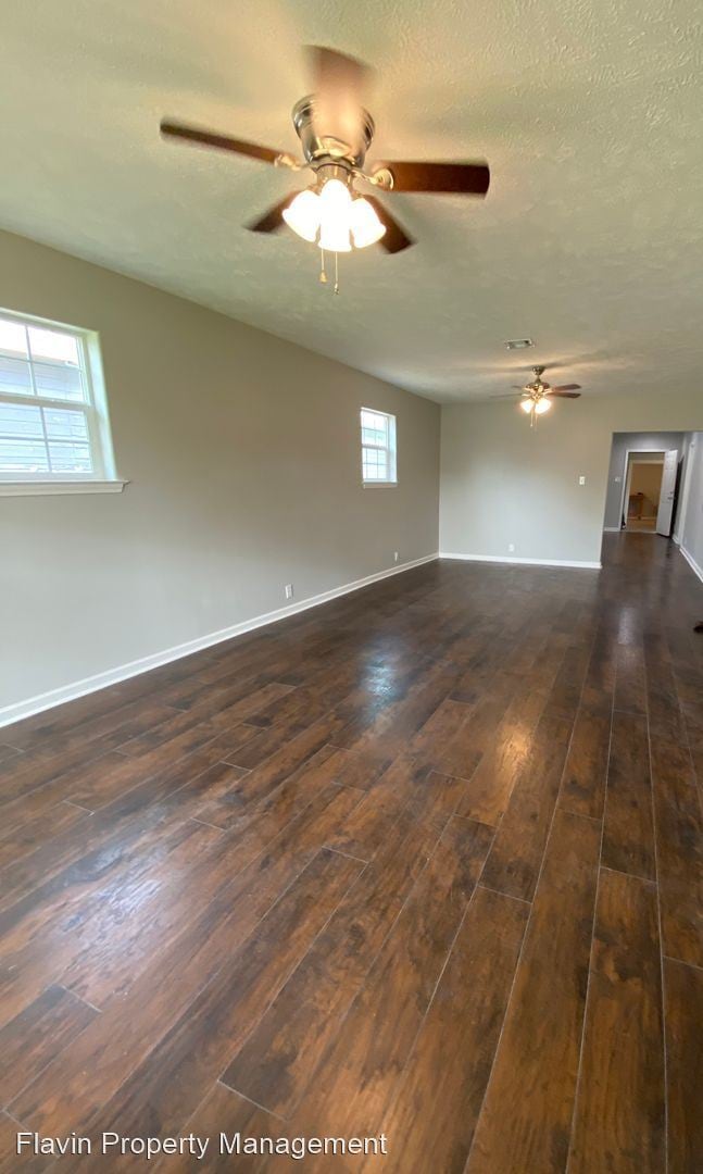 Building Photo - 3 br, 1 bath House - 2915 Enterprise Blvd