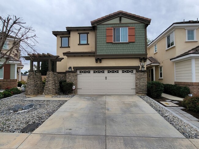 Highly Upgraded 3 Br 2 car garage - Highly Upgraded 3 Br 2 car garage House