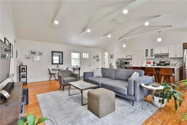 Foto del edificio - 2037 Lively Ridge Rd NE