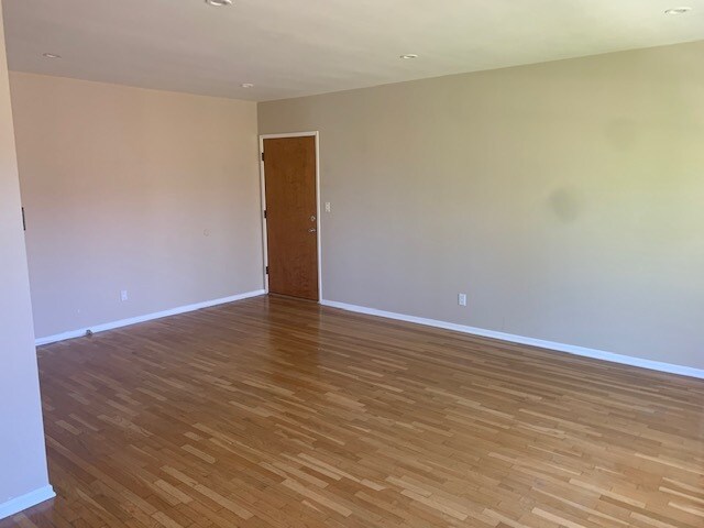 Foto del edificio - 1333 S Ogden Dr