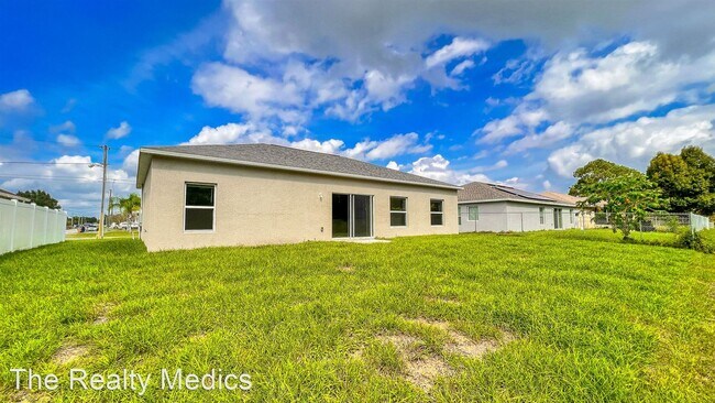 Building Photo - 4 br, 2 bath House - 546 Maricopa Dr