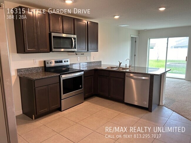 Building Photo - Sereno! 16315 Little Garden Drive Wimauma,...