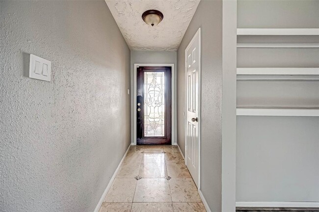 Building Photo - 14110 Taco Ct