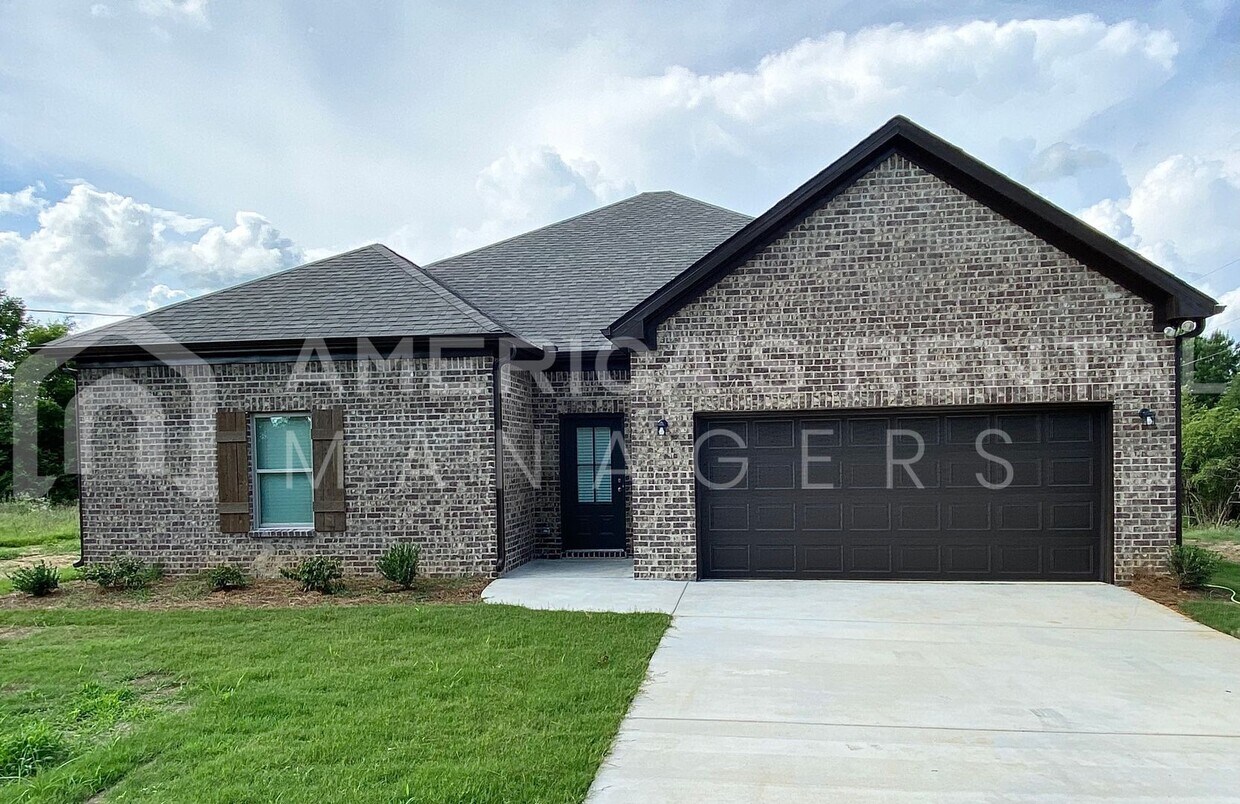 Primary Photo - Home for Rent in Jasper, AL! Available to ...
