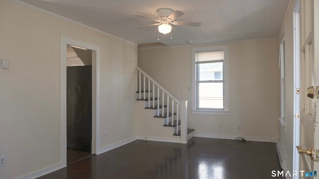 Building Photo - 49 Sound View Heights