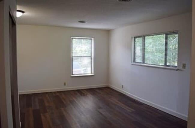 Interior Photo - 508 W White St