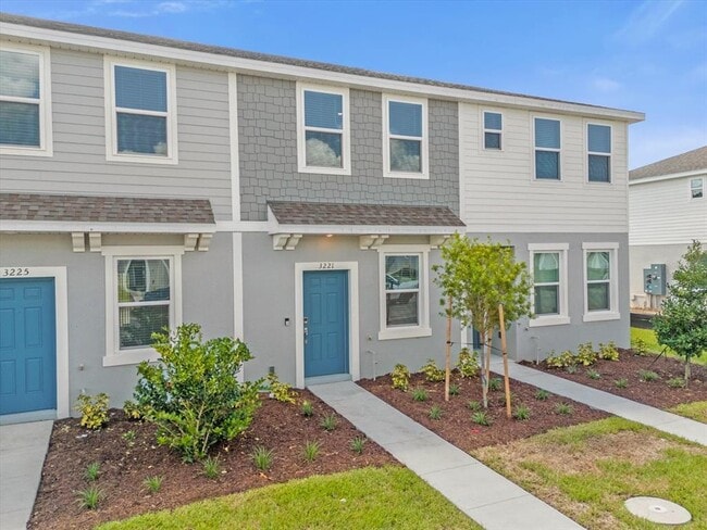 Building Photo - 3221 Skyline Lp