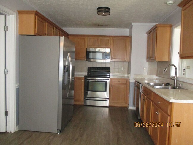 Building Photo - 2515 Crumpler Hope Mills, NC 28348