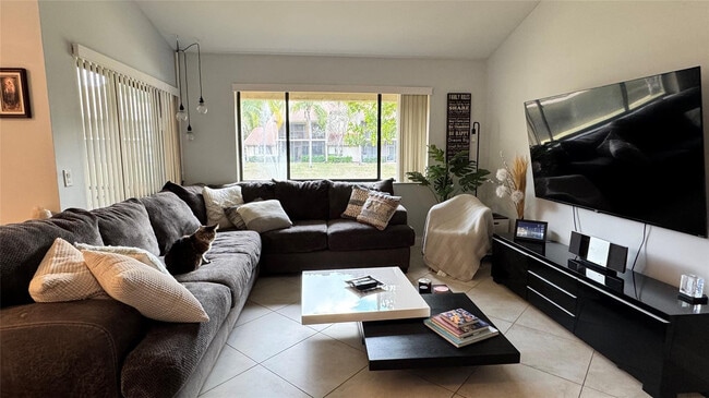 Building Photo - 5641 Coach House Cir