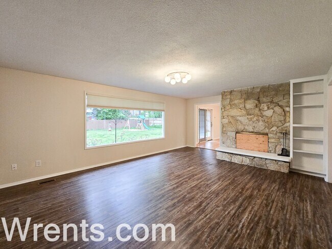 Foto del edificio - Large 5 Bed/2 Bath House in the Mead Schoo...