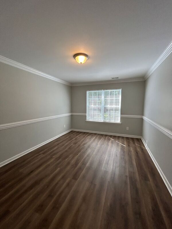 Building Photo - 10904 Elm Bend Dr