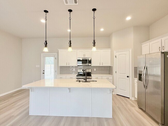 Foto del edificio - Spacious 4-Bedroom Home - Southern Palms