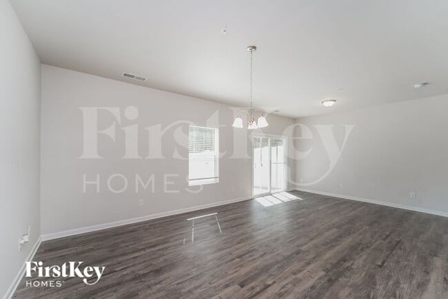 Building Photo - 2094 Cypress Village Dr NW