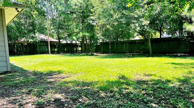 Foto del edificio - 15318 Oaklawn Park Dr